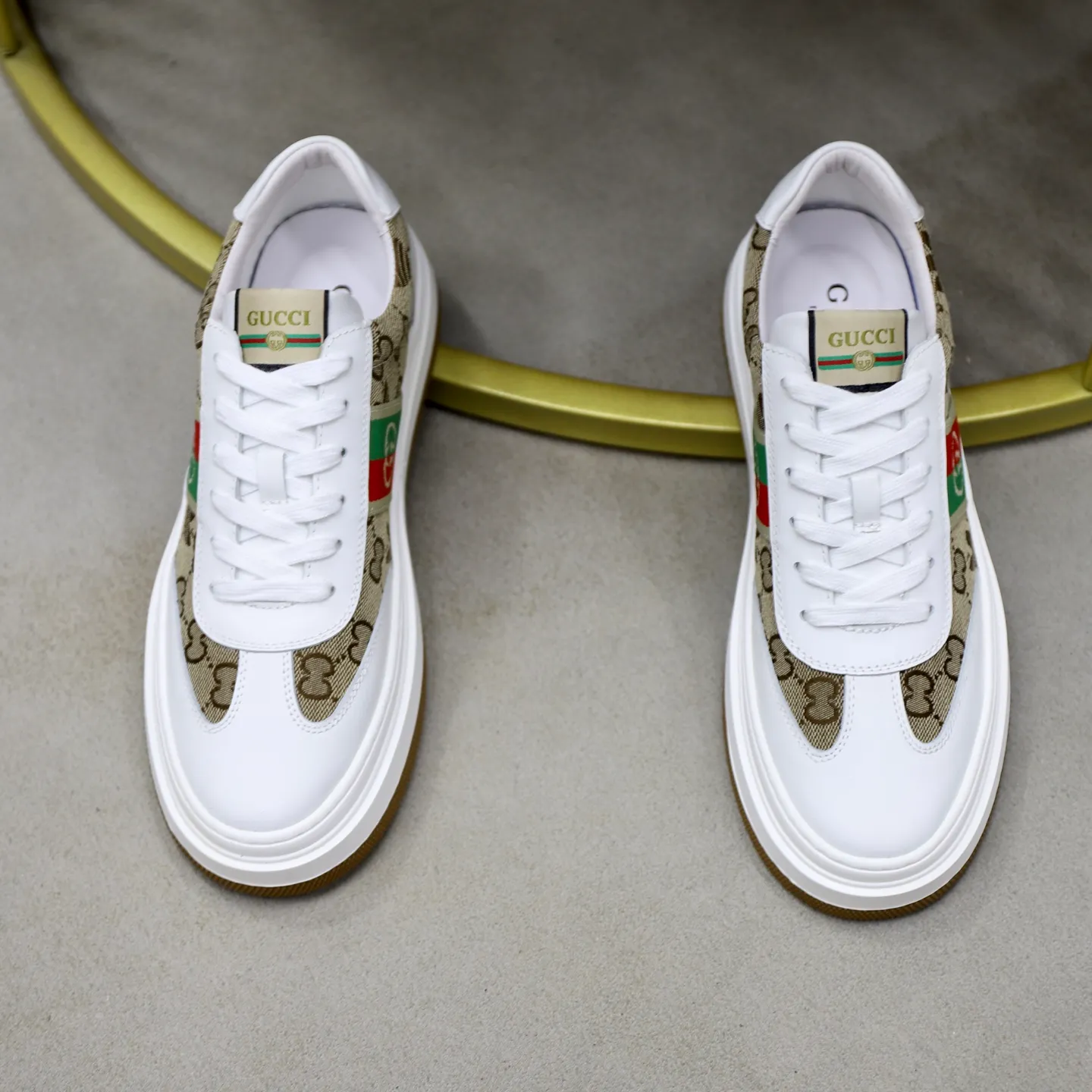 Ex-factory price: 420💰🙅‍♂️🙅‍♂️🙅‍♂️ Brand: GUCCI Standard code: 38–44 (45 can be customized) Grade: Same as the official website Material: Original cowhide fabric Comfortable pigskin lining Lightweight wear-resistant outsole Style category: Men's fashionable casual shoes and boots Running sneakers Distinguished luxury brand elements Top luxury Color: actual picture color